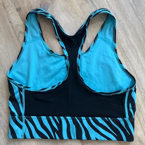 NIKE Zebra Print Activewear Set - Picture 6 of 7
